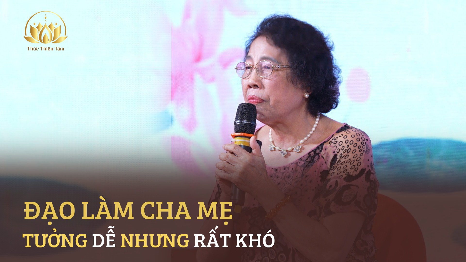 ĐẠO LÀM CHA MẸ TƯỞNG DỄ NHƯNG RẤT KHÓ