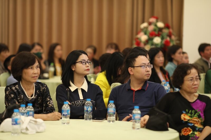 VỢ CHỒNG KHÔNG HÒA HỢP VẪN CHỊU ĐỰNG CHUNG SỐNG LIỆU CÓ ĐÚNG ĐẠO?